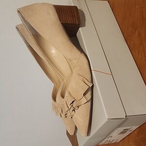 Sole Society Karysa ruffle pointed toe Pump